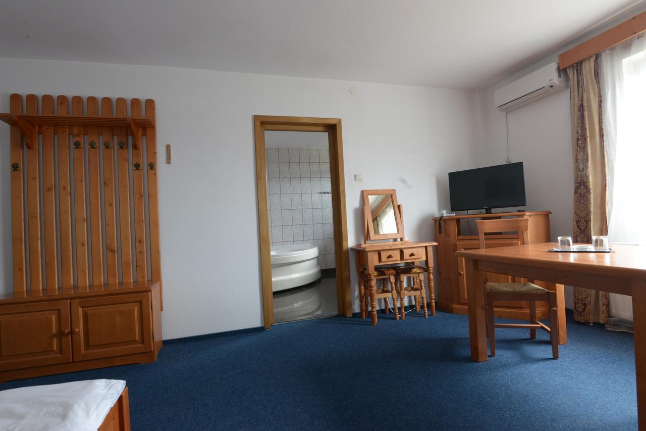 Hotel Maier Hunedoara Dış mekan fotoğraf